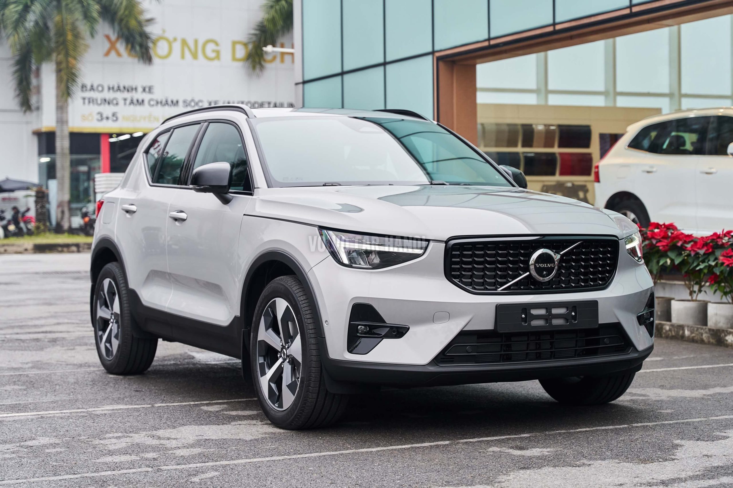 Volvo XC40 Ultimate - Bạc