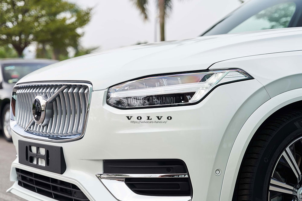 Volvo XC90 Ultimate giá lăn bánh