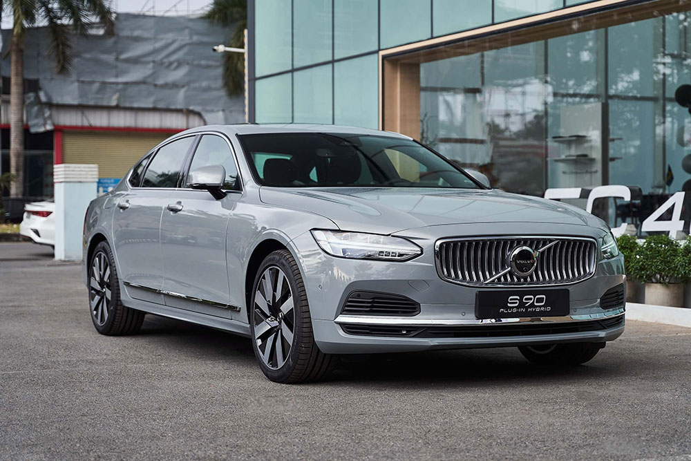 Volvo S90 Plug - In Hybrid Ultra 2025